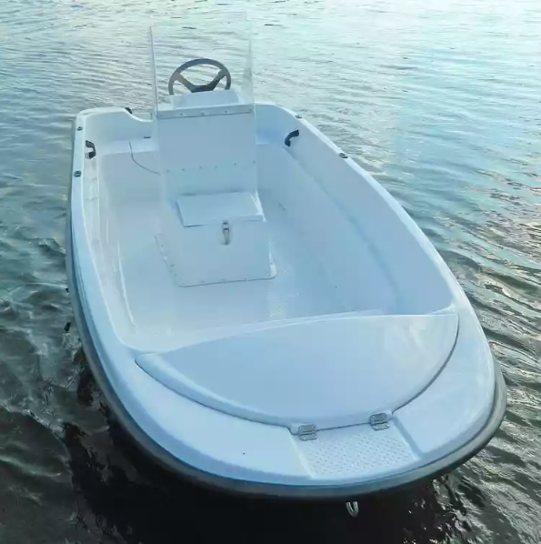 Стеклопластиковая лодка Пингвин с консолью (тримаран) в Реутове