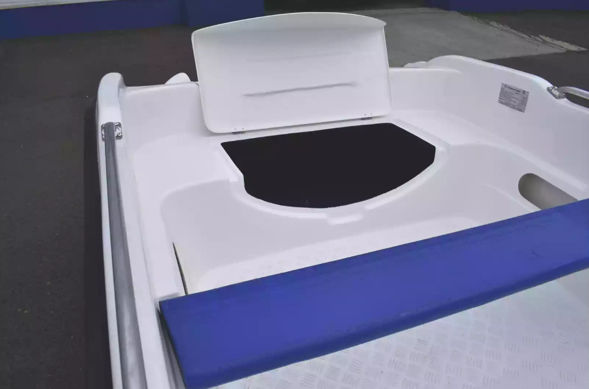 Стеклопластиковая лодка Пингвин New (тримаран) в Реутове