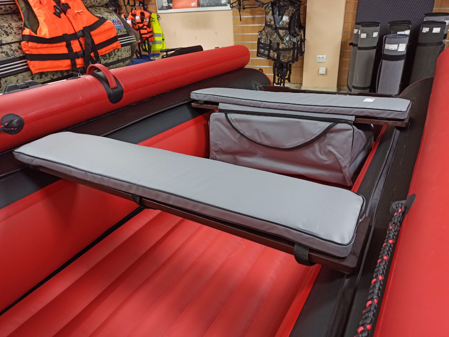 КОМПЛЕКТ МЯГКИХ НАКЛАДОК С СУМКОЙ ДЛЯ ЛОДОК 110Х20 СЕРЫЙ в Реутове