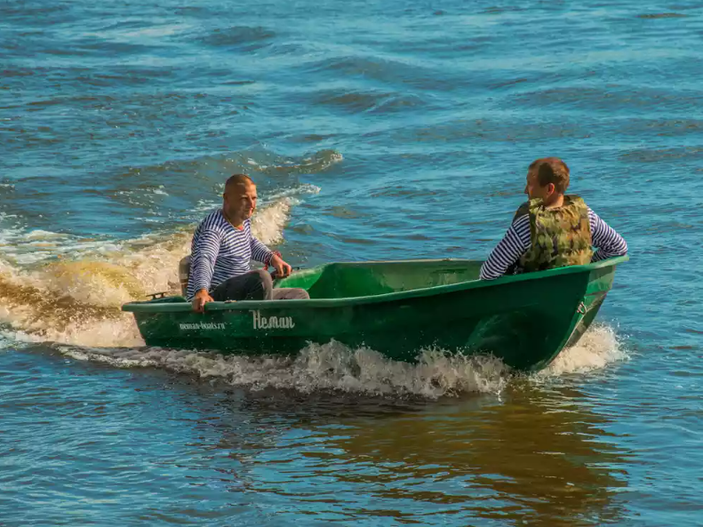 Стеклопластиковая лодка Neman-340 (тримаран) в Реутове