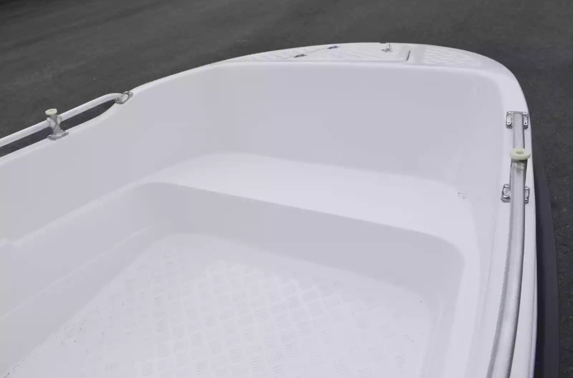 Стеклопластиковая лодка Пингвин New (тримаран) в Реутове