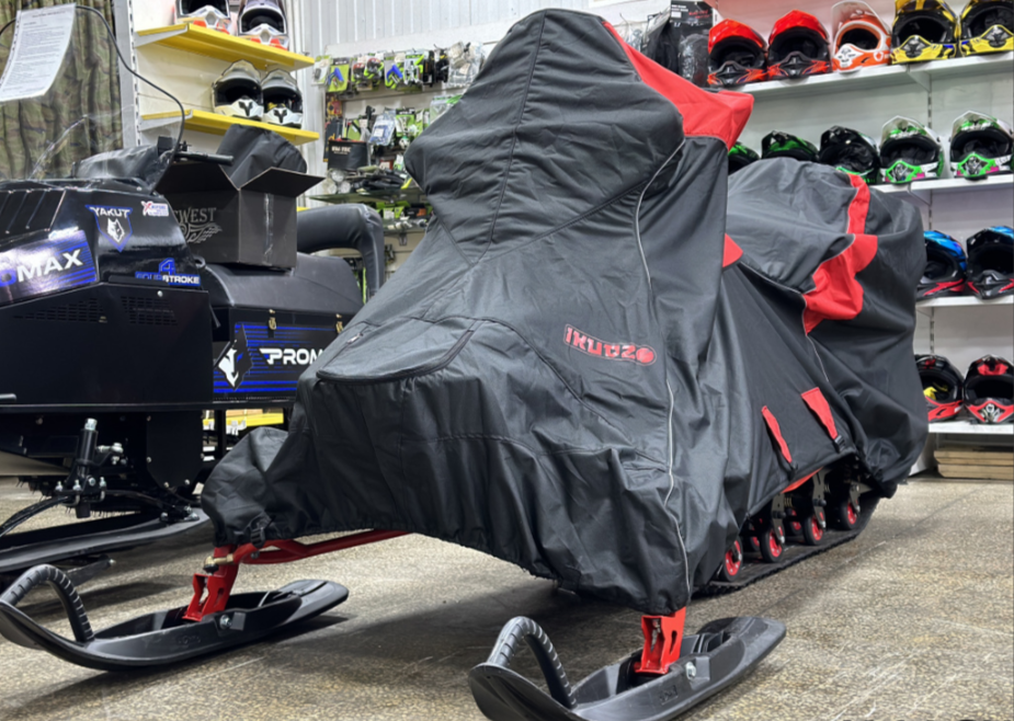 Чехол транспорт. снегохода IKUDZO HUNTER черно-красный Оксфорд ПРЕМИУМ качества с лого IKUDZO в Реутове