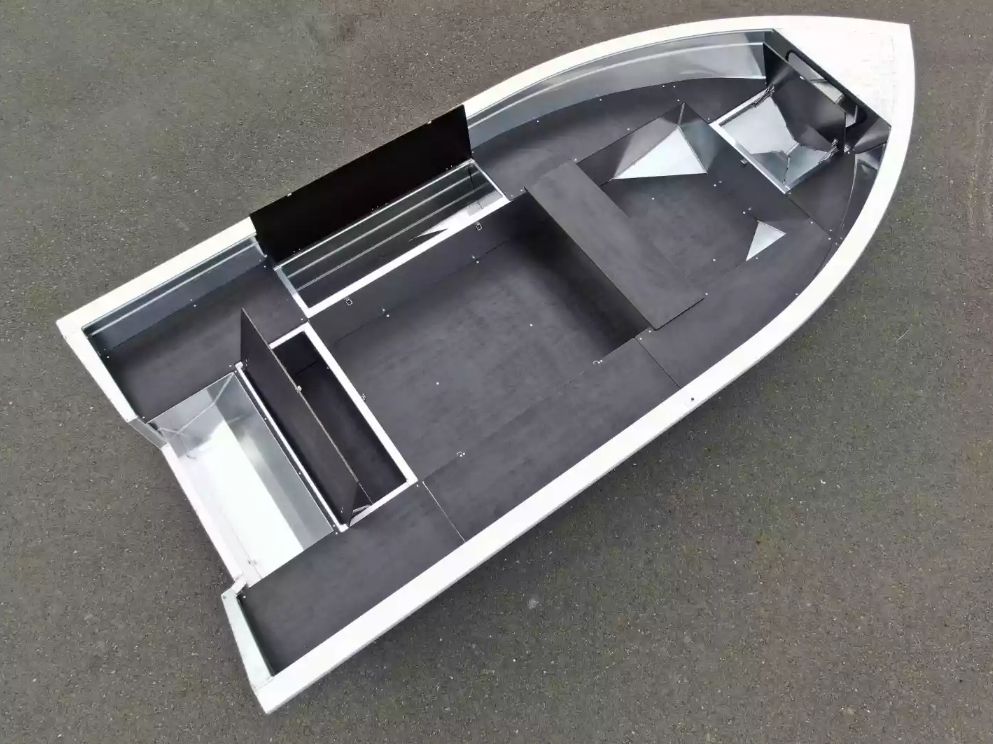 Алюминиевая лодка  Неман-420 в Реутове