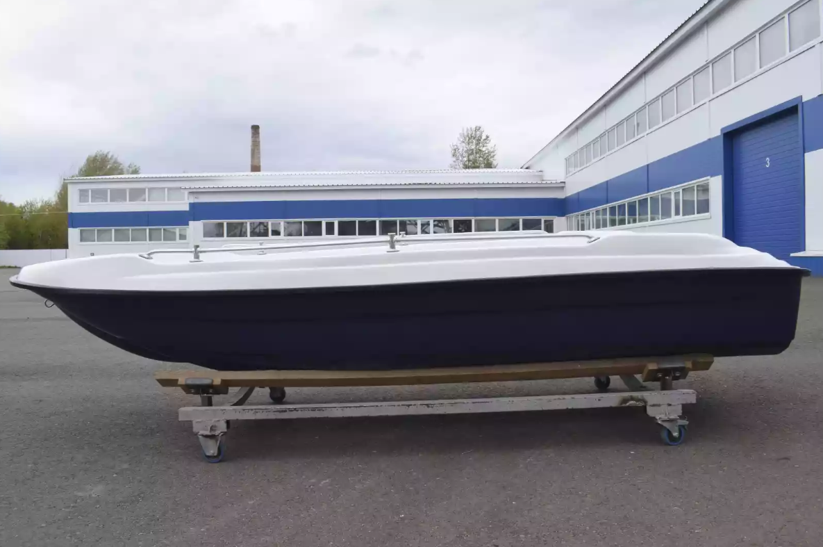 Стеклопластиковая лодка Пингвин New (тримаран) в Реутове