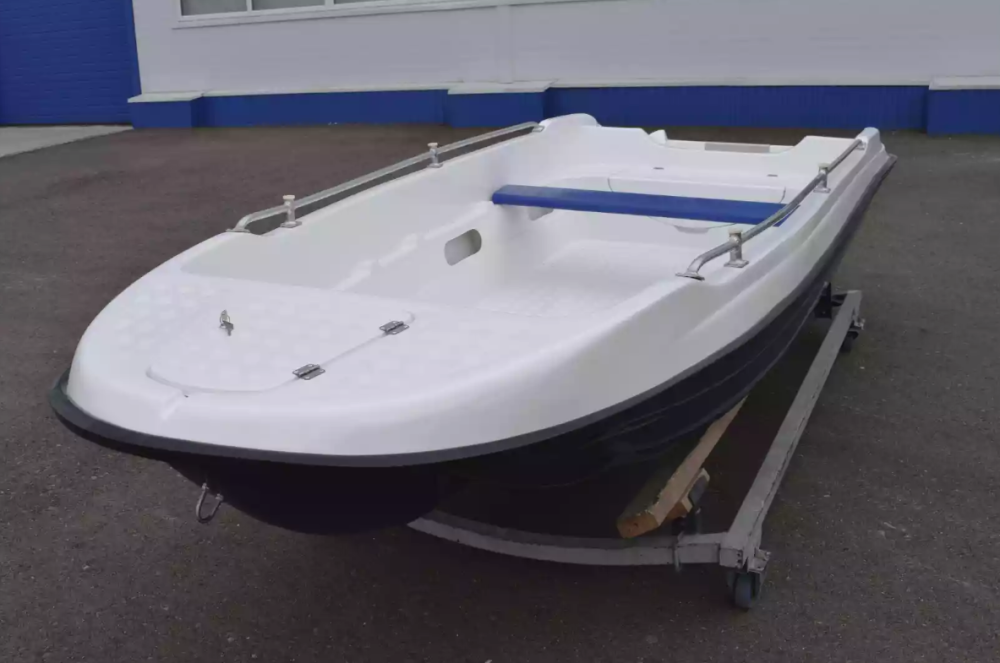 Стеклопластиковая лодка Пингвин New (тримаран) в Реутове