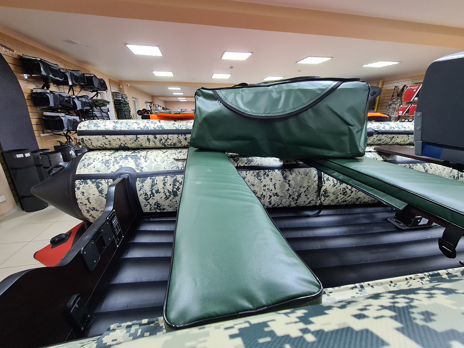 КОМПЛЕКТ МЯГКИХ НАКЛАДОК С СУМКОЙ ДЛЯ ЛОДОК 80Х20 ЗЕЛЕНЫЙ в Реутове